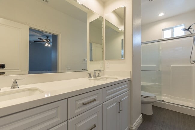 Building Photo - 2 Bedroom 2.5 Bath Townhome near Seabridge...