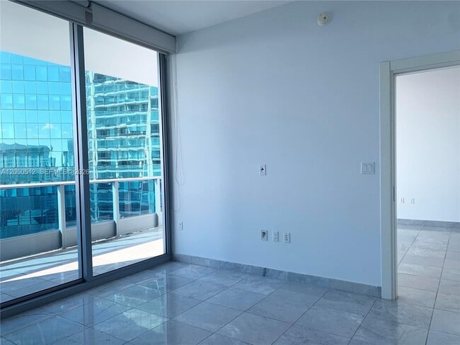 Building Photo - 200 Biscayne Blvd Way
