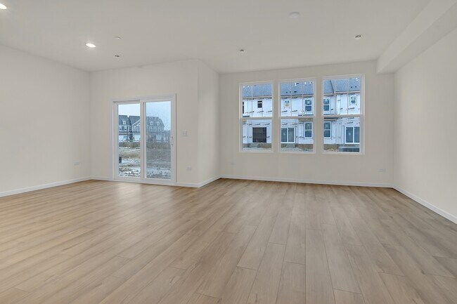 Building Photo - 5917 Hawkweed Dr