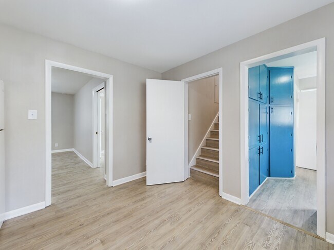 Building Photo - 112 Brady Ln