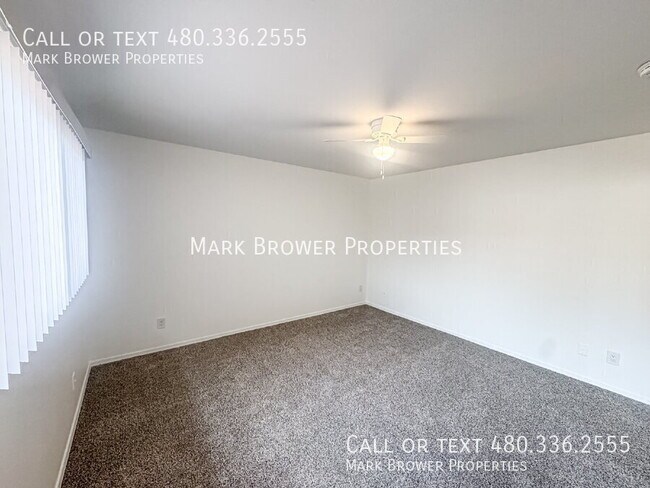 Building Photo - 1634 E Donner Dr