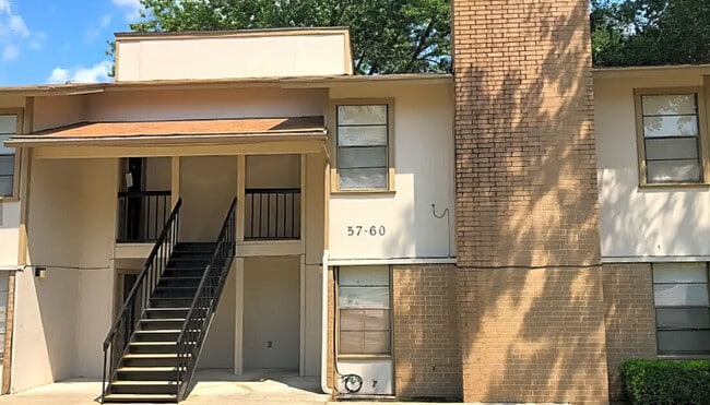 Building Photo - Woodbridge