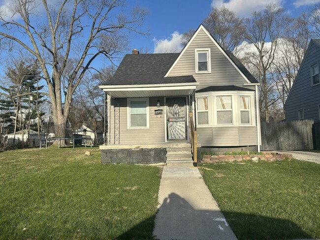 Primary Photo - 9584 Auburn St