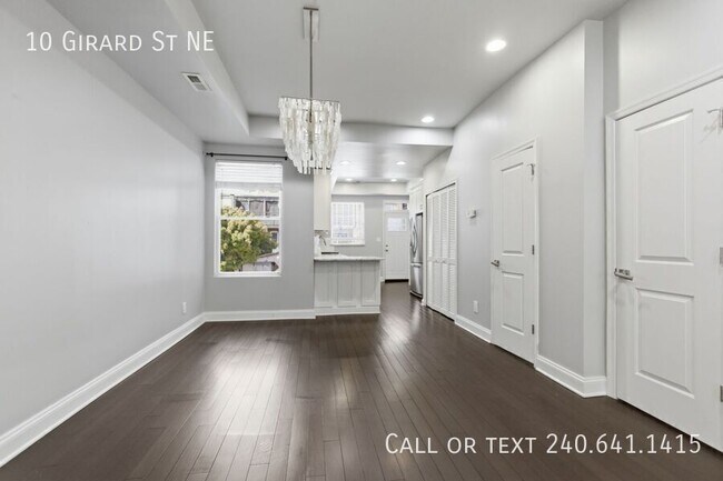 Building Photo - 10 Girard St NE