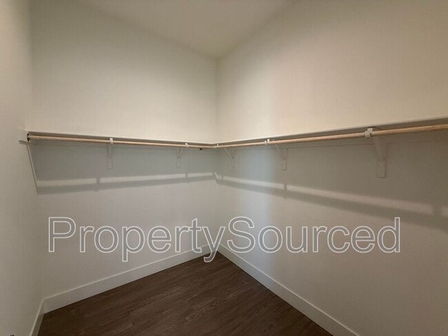 Building Photo - 1136 Crescent Ave