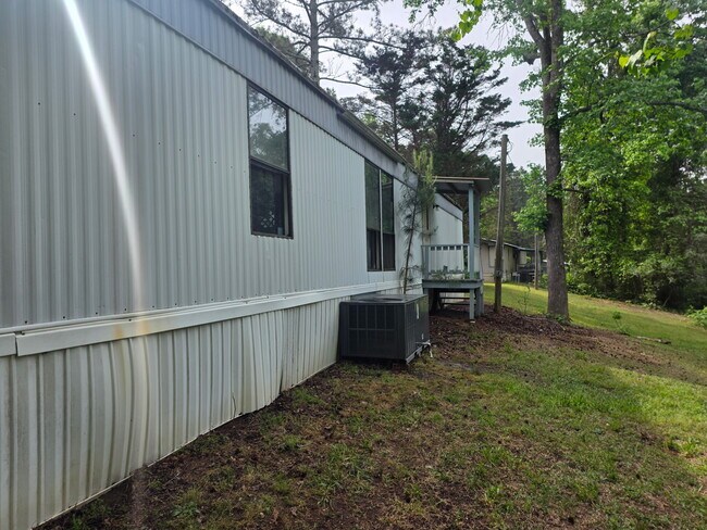 Building Photo - 74 Hickory Hollow Trail
