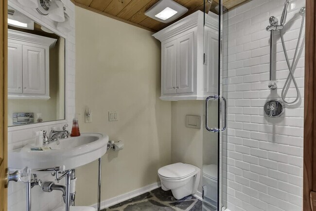 Building Photo - 1774 State Hwy UU