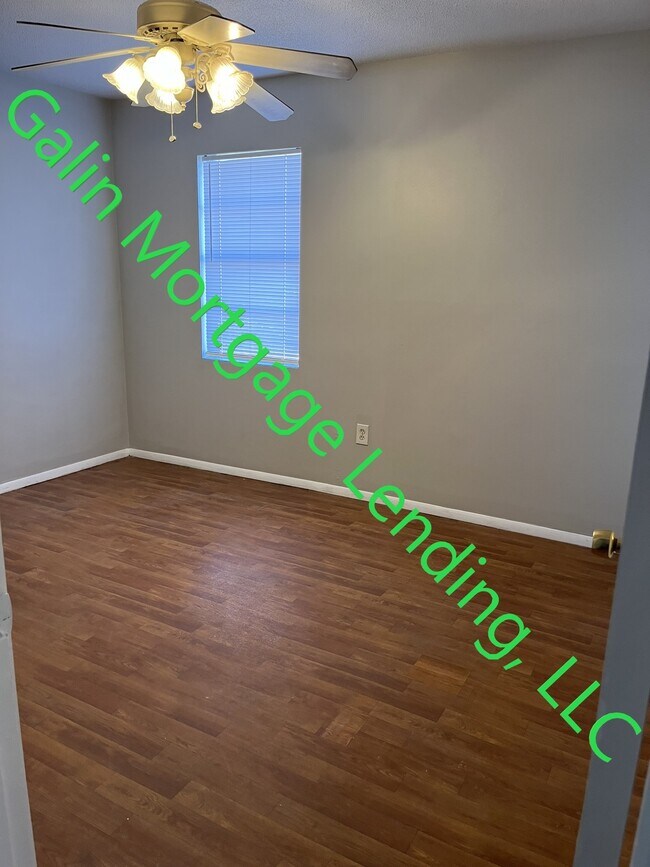 Building Photo - 102 Lucian Cir