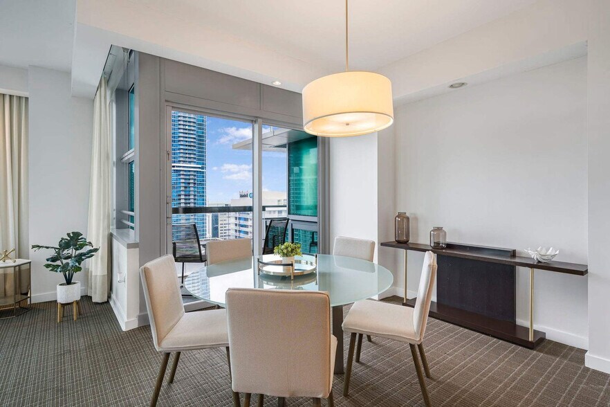 Building Photo - 1391 FL-5