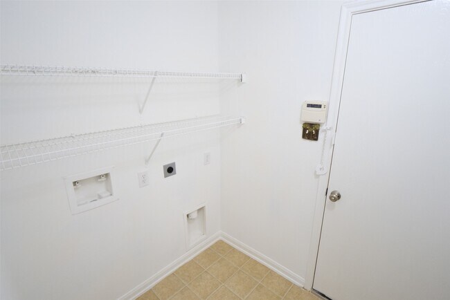 Building Photo - 7522 Appleberry Dr