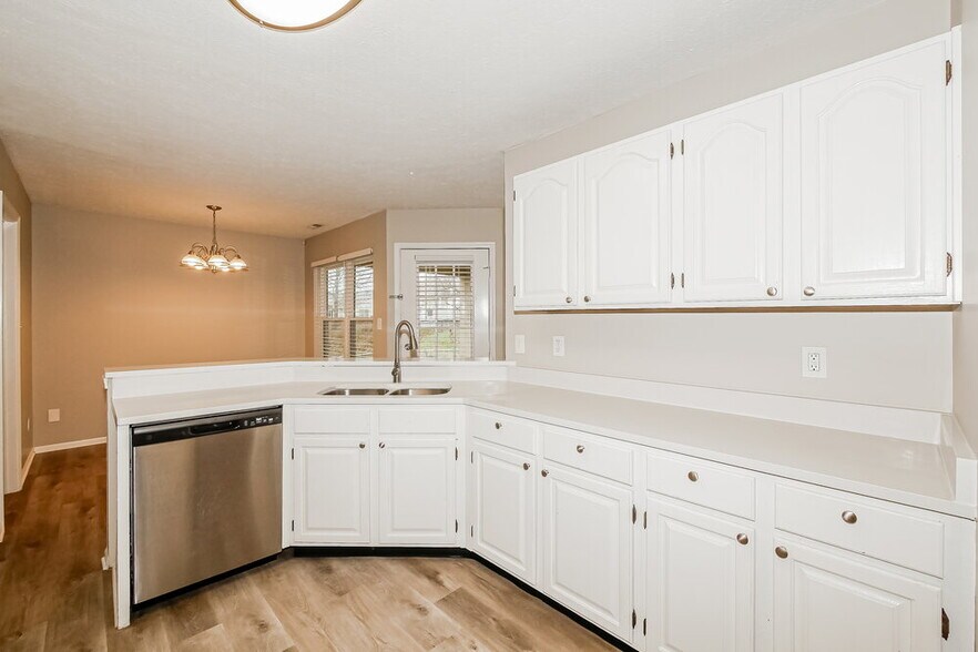 Building Photo - 509 Village Blvd