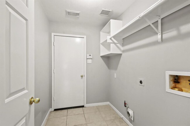 Building Photo - 12523 Avery Vale Ln