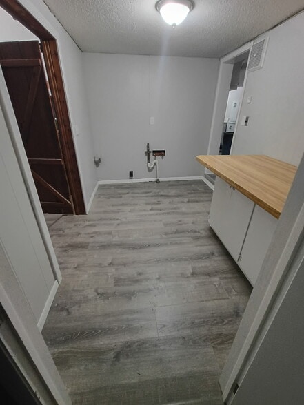 Building Photo - 511 7th Ave N