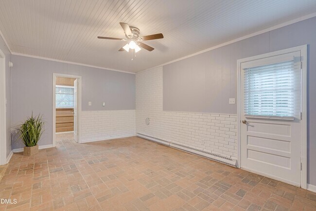 Building Photo - 2026 Jefferson Dr