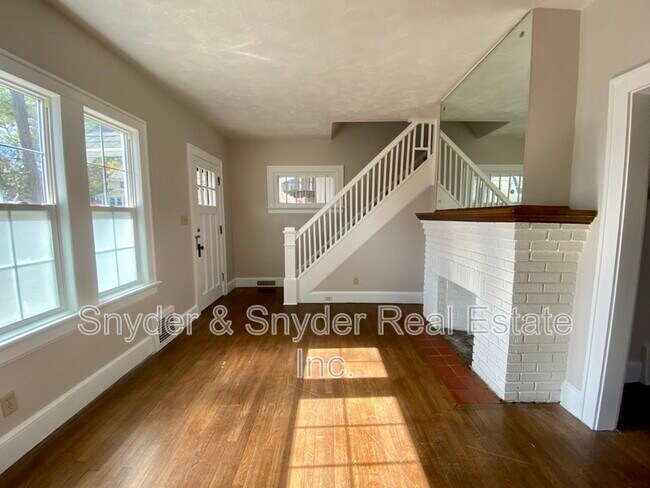 Building Photo - 623 Doris Ave