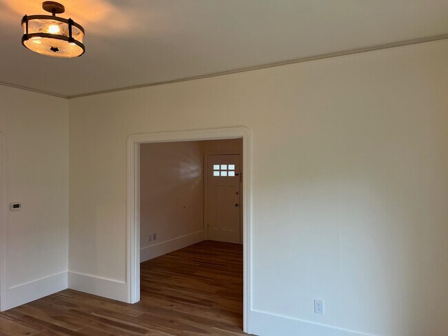 Building Photo - 708 N L St