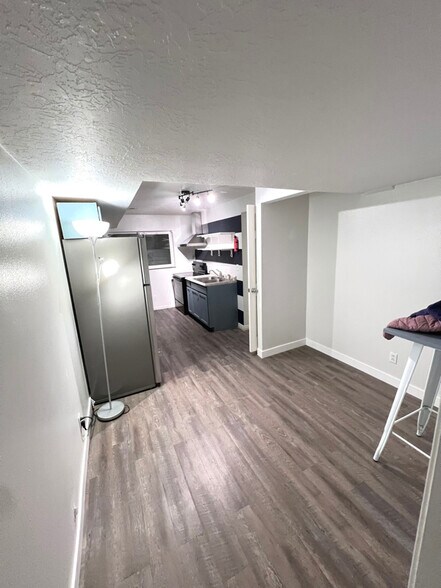 Building Photo - 6291 Liza Ln