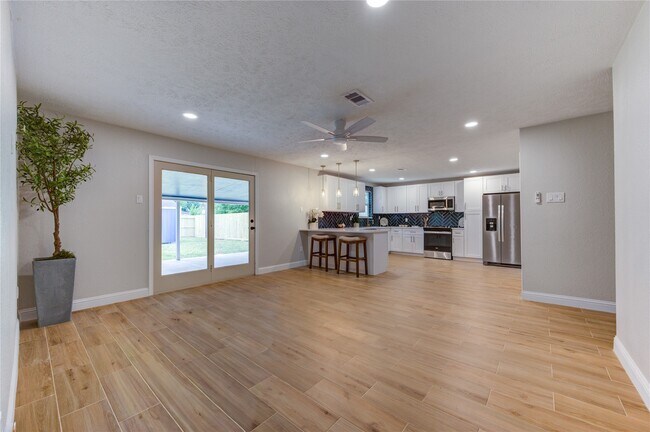 Building Photo - 3538 Truxton Dr