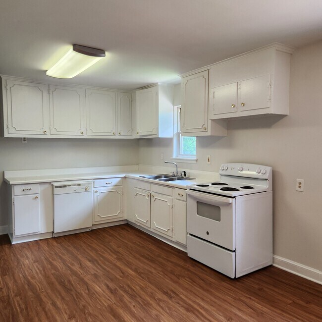 Building Photo - 6 N Gaywood Dr