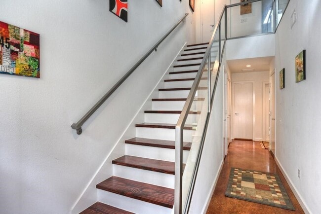 Building Photo - 317 Sydnor St