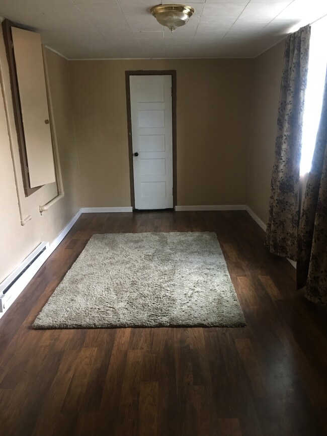 Building Photo - 3137 W Pikes Peak Ave