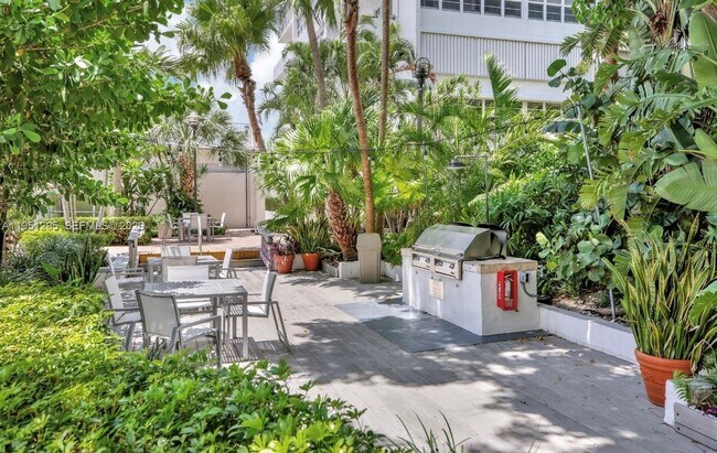 Building Photo - 1170 N Federal Hwy