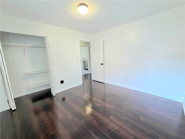 Building Photo - 1140 Foxcroft Dr