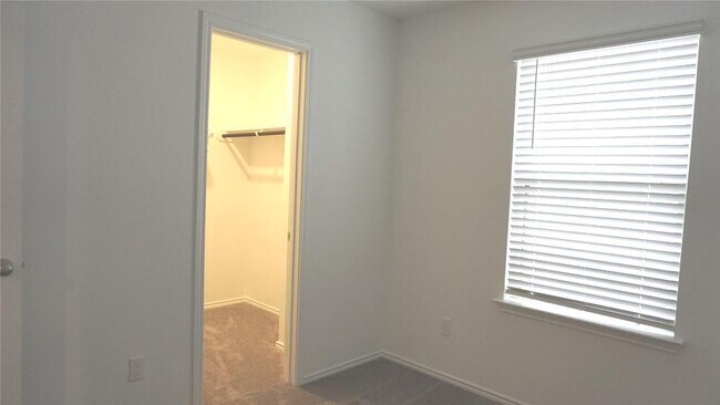 Building Photo - 313 Redonda Dr