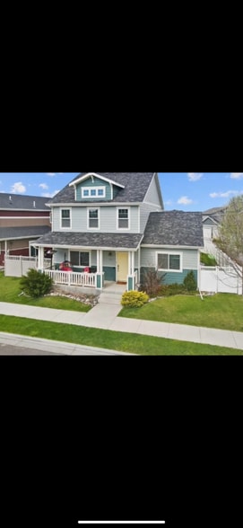 Building Photo - 1831 Lone Pine Dr