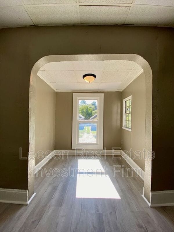 Building Photo - 426 Merrick St