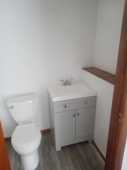 Building Photo - 6614 Royal Pkwy S