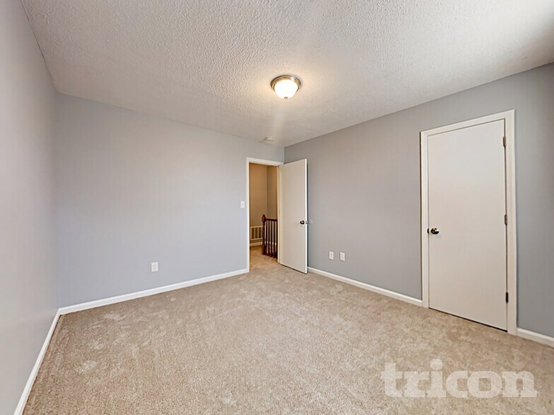 Building Photo - 7139 Markway Dr