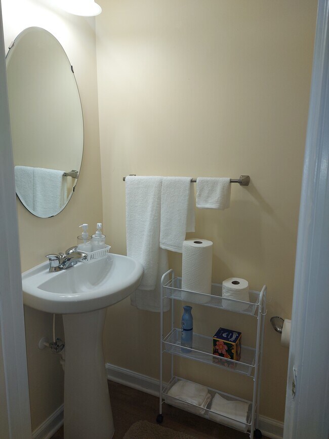 Half bath - 7021 Holly Springs Ln