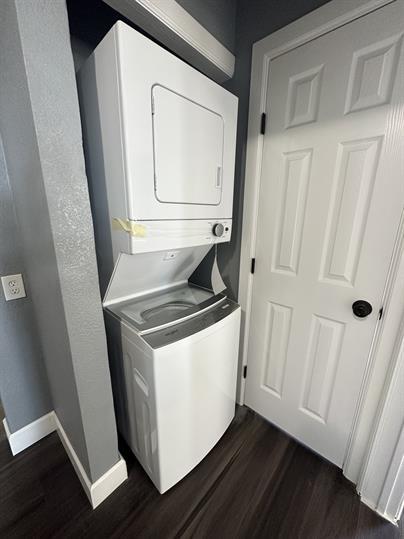 Building Photo - 2206 E 7th St