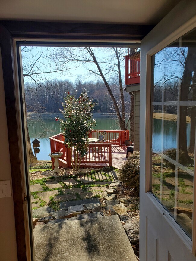 Building Photo - 270 Sawmill Creek Dr