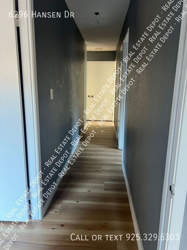 Building Photo - 6296 Hansen Dr