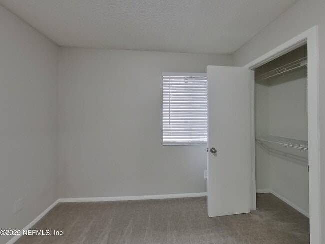 Building Photo - 4963 Beige St