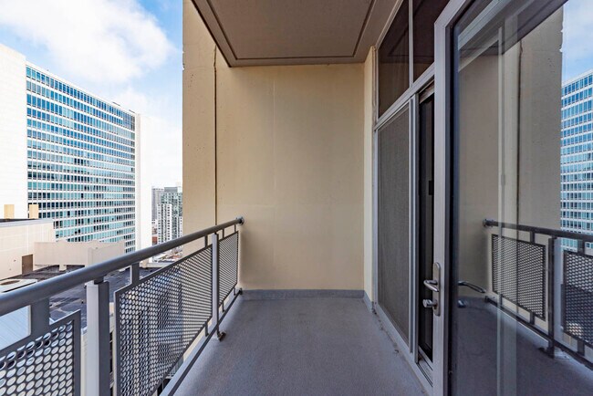 Building Photo - 700 N Larrabee St