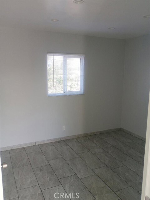 Building Photo - 1319 W 92nd St