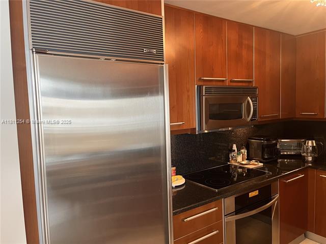 Building Photo - 901 Brickell Key Blvd