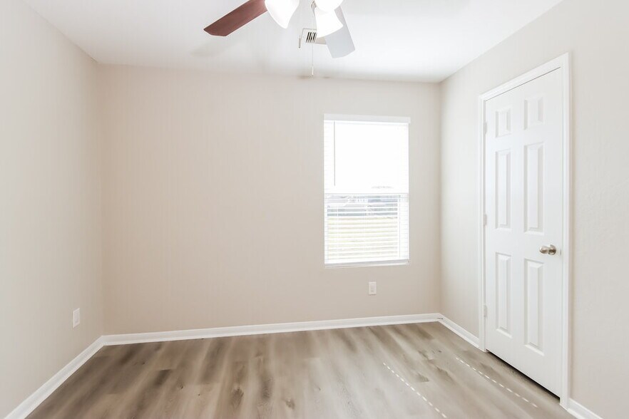 Building Photo - 9958 Chimney Swift Ln