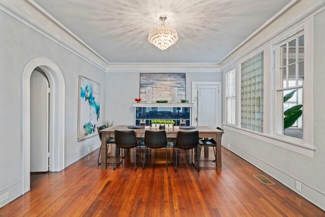 Building Photo - 1919 Rosenberg St