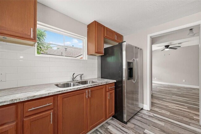 Building Photo - 1511 Scharpe St