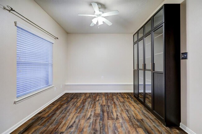 Building Photo - 3719 Wild Oak Dr