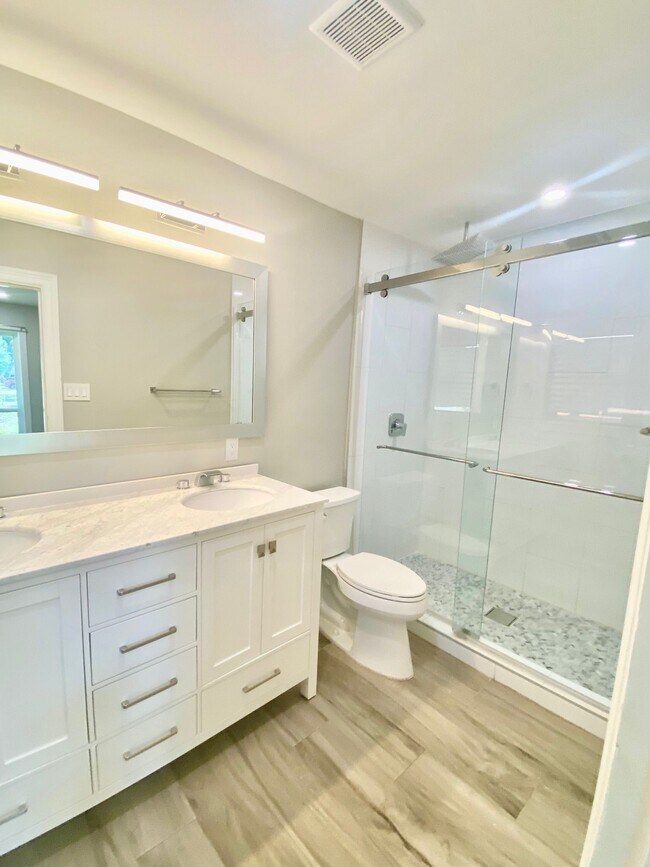 Building Photo - 7917 Ridgeview Dr