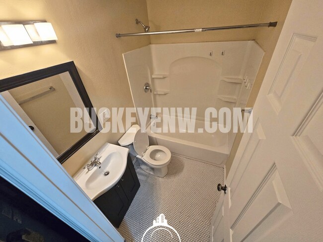 Building Photo - 3725 Terrace Dr