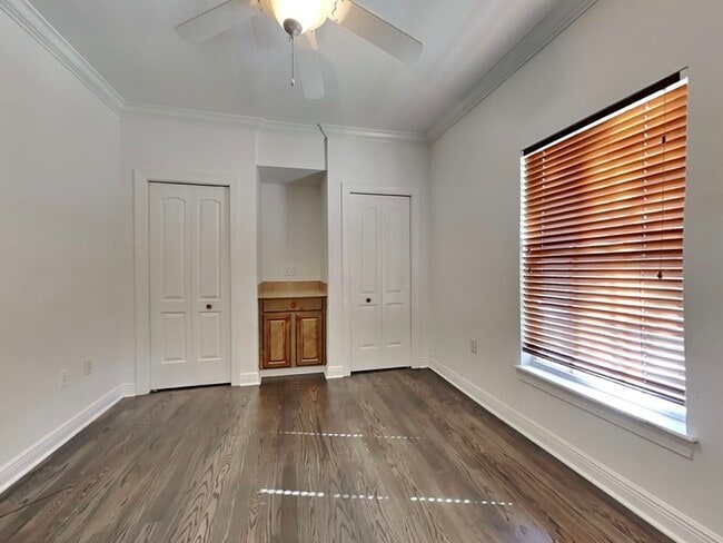 Building Photo - 422 S Habana Ave