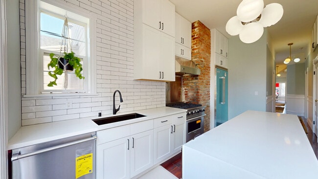 Building Photo - 1568 Fulton St