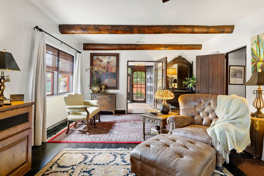 Building Photo - 4075 AZ-89