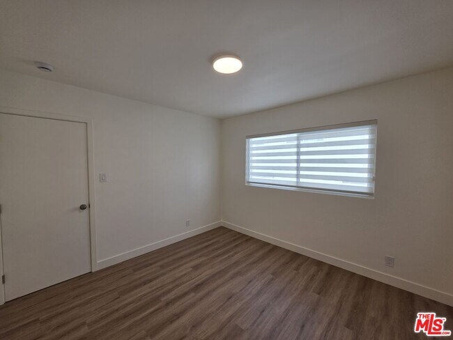 Building Photo - 2009 Carnegie Ln